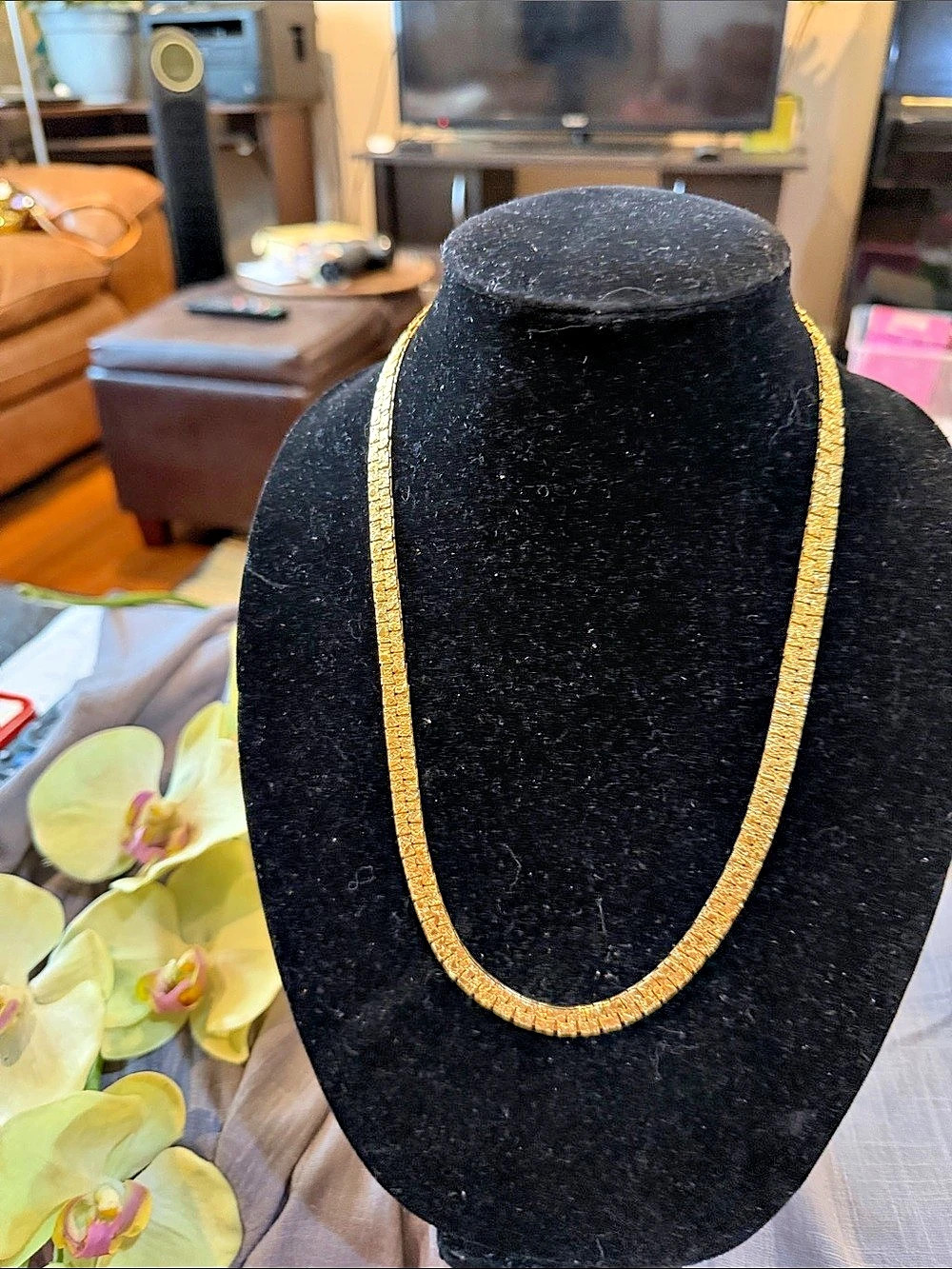 Gold-Tone Link Necklace Like New